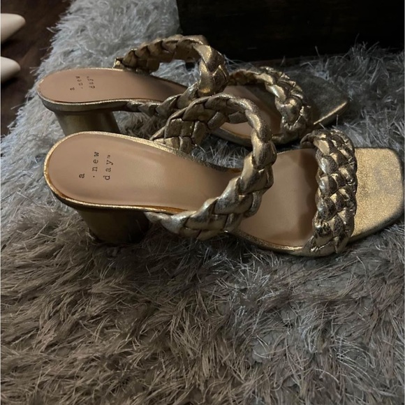 METALLIC GOLD MULES - Picture 2 of 2